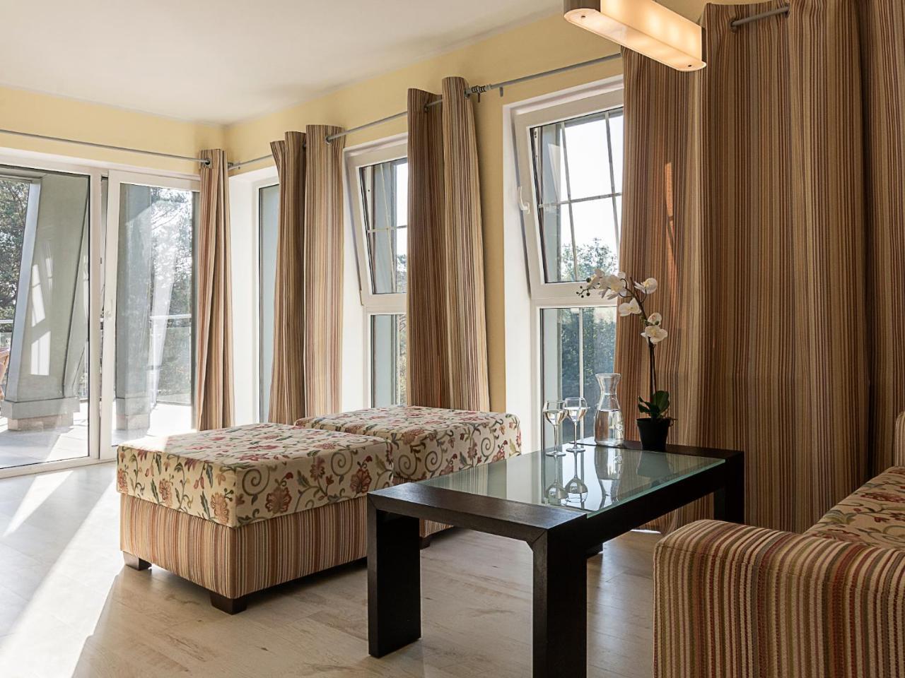 Vacationclub - Rezydencja Bursztyn Apartament 31 Swinoujscie Bagian luar foto